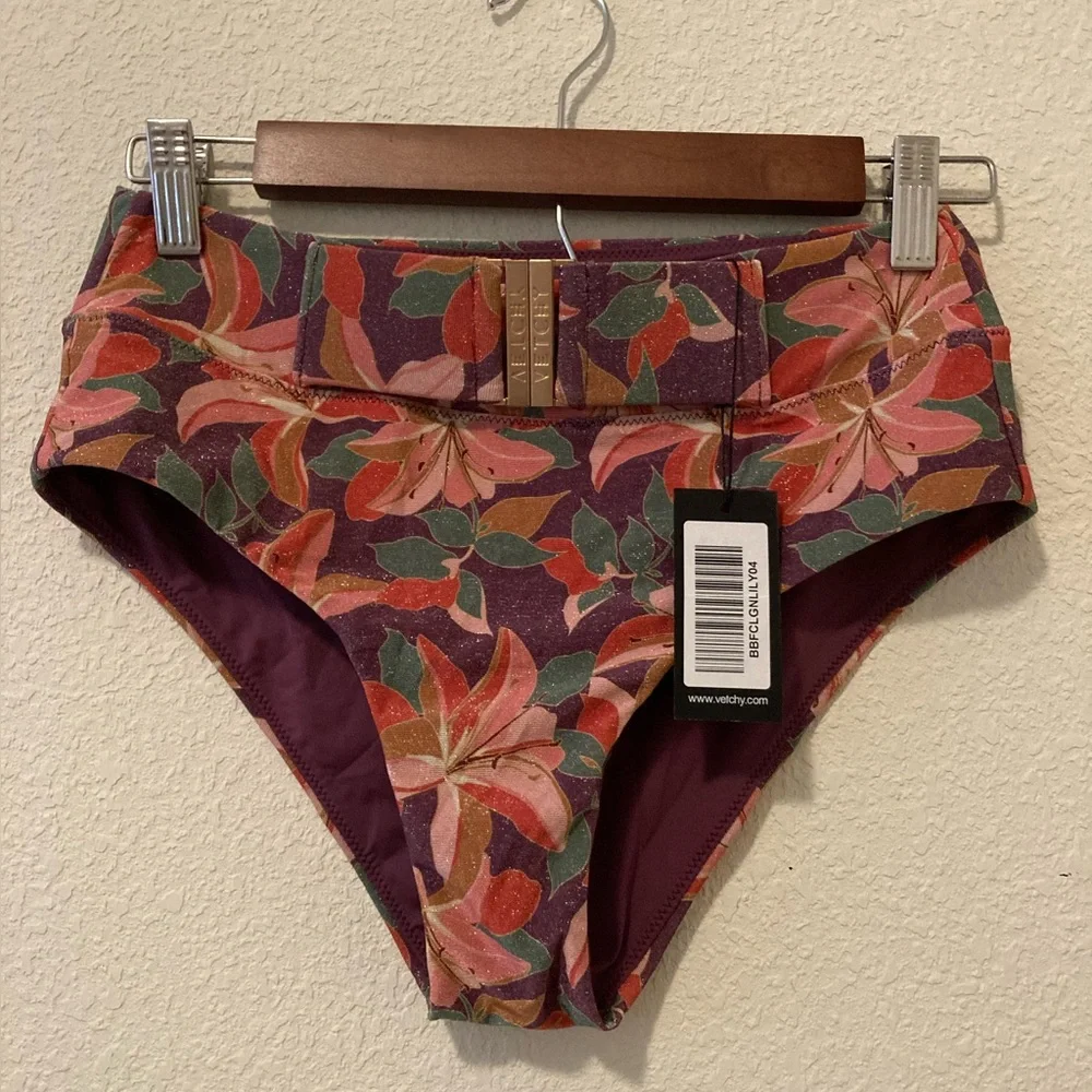 Vetchy Bikini Lily Set - Picture 8 of 11